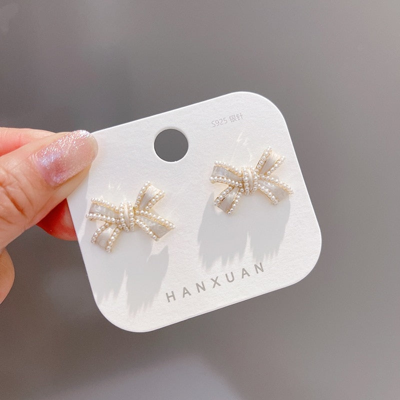 Women Trendy Long Butterfly Clip Earrings  Hook Pearl Ear Clips Without Pierced Ears Chain Earrings