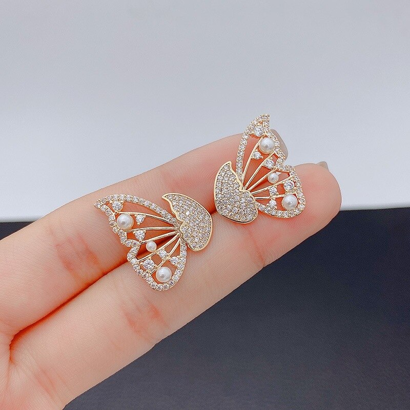 Women Trendy Long Butterfly Clip Earrings  Hook Pearl Ear Clips Without Pierced Ears Chain Earrings