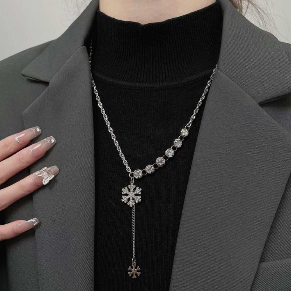 1 Pcs Fashion Women Snowflake Sweater Necklace Elegant Sweet Pendants Necklace Chain Jewerly Accessories